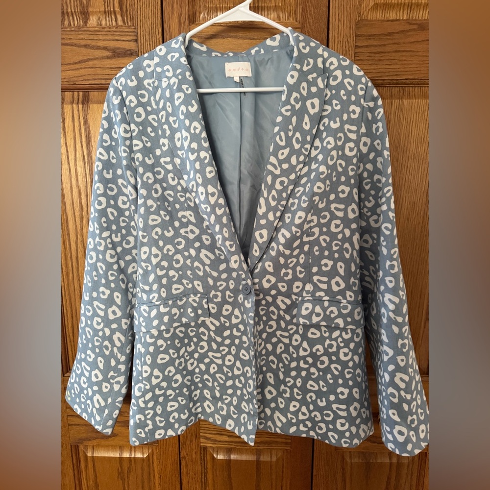 Entro Blue and White Leopard Print Jacket